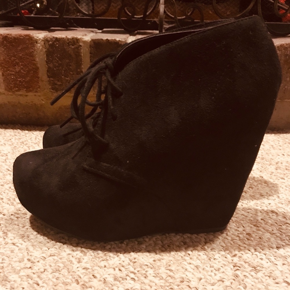 Charlotte Russe wedge bootie size 8